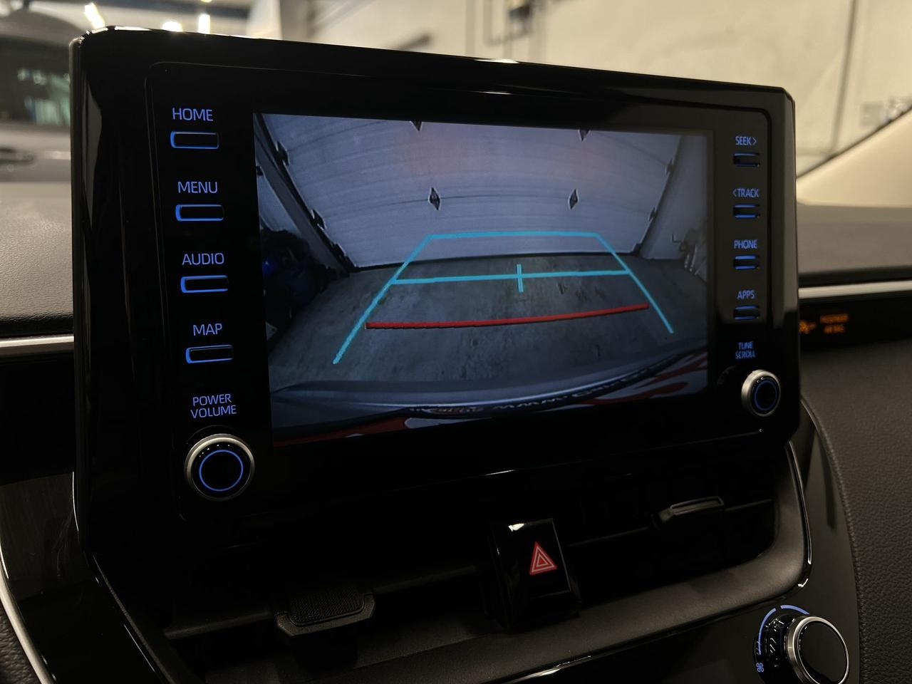 2022 Toyota Corolla LE UPGRADE |SUNROOF | ALLOYS | CARPLAY | HTD SEATS Photo