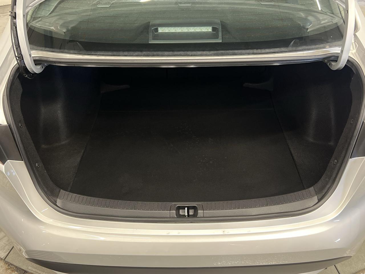 2022 Toyota Corolla LE UPGRADE |SUNROOF | ALLOYS | CARPLAY | HTD SEATS Photo