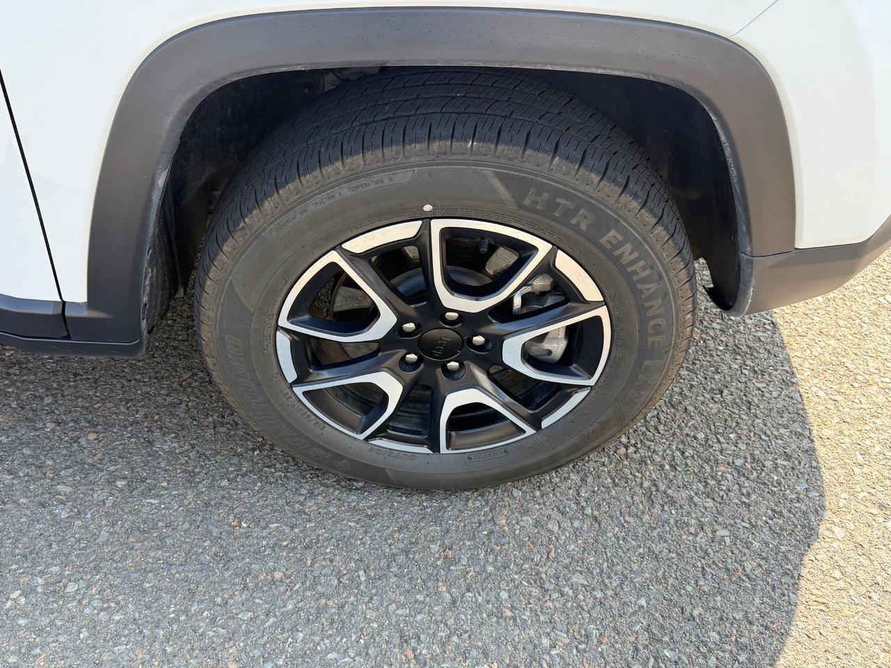2024 Jeep Compass Trailhawk Photo3