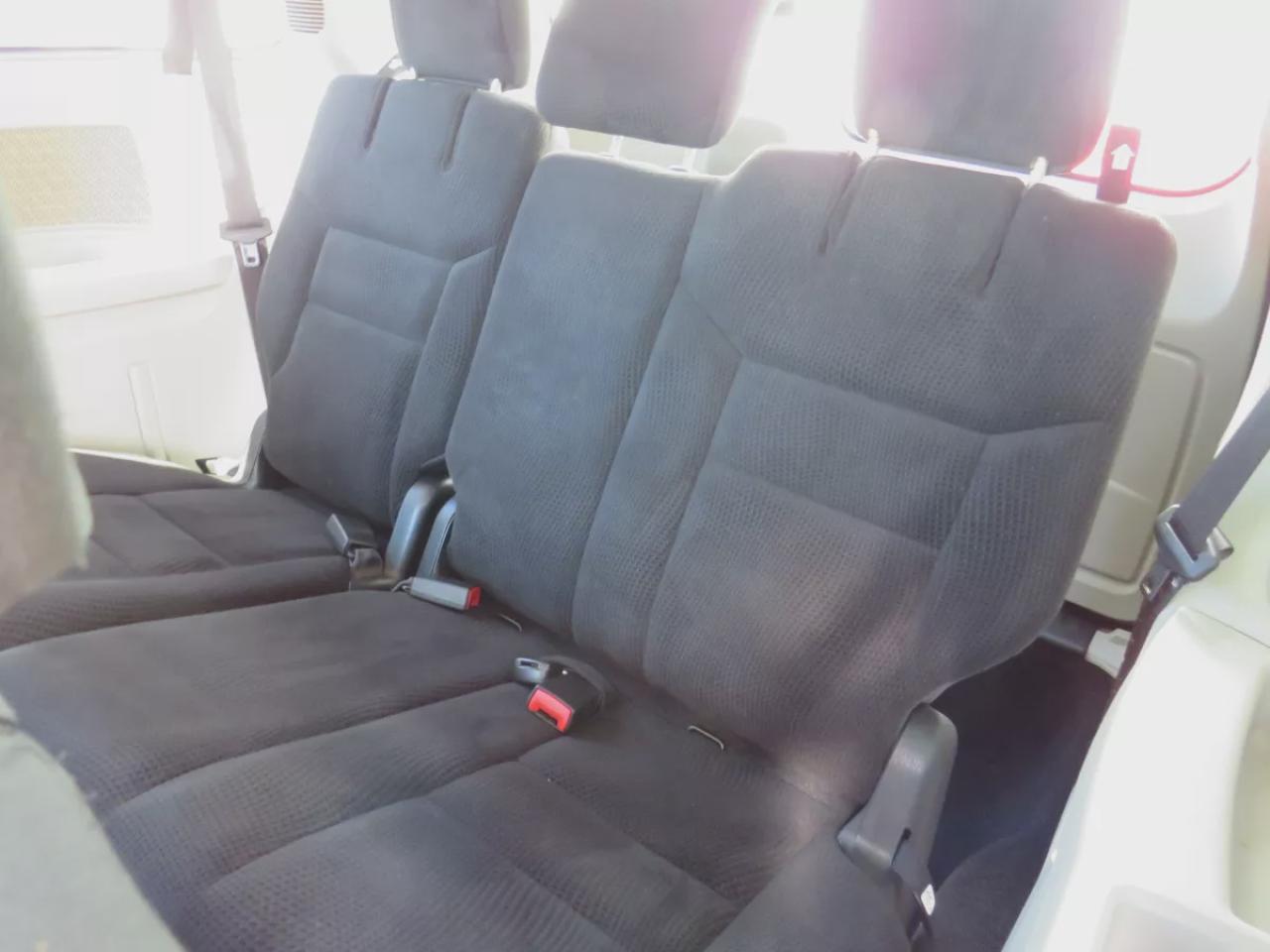 2019 Dodge Grand Caravan SXT (**SAFETY/CERTIFIED!!**7 PASSENGER!!**DVD ENTERTAINMENT SYSTEM!!**TINTS**ALLOY RIMS**STOW&GO SEATING**DIGITAL TOUCHSCREEN**REVERSE CAMERA**AUX**BLUETOOTH**CRUISE CONTROL**) Photo