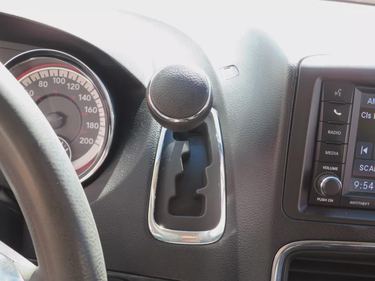 2019 Dodge Grand Caravan SXT (**SAFETY/CERTIFIED!!**7 PASSENGER!!**DVD ENTERTAINMENT SYSTEM!!**TINTS**ALLOY RIMS**STOW&GO SEATING**DIGITAL TOUCHSCREEN**REVERSE CAMERA**AUX**BLUETOOTH**CRUISE CONTROL**) Photo