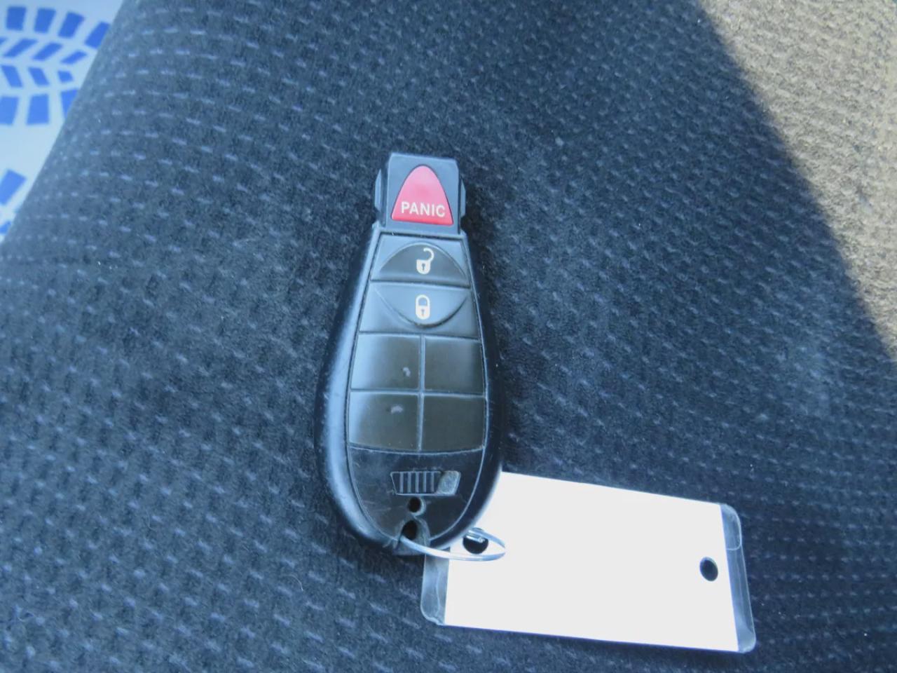 2019 Dodge Grand Caravan SXT (**SAFETY/CERTIFIED!!**7 PASSENGER!!**DVD ENTERTAINMENT SYSTEM!!**TINTS**ALLOY RIMS**STOW&GO SEATING**DIGITAL TOUCHSCREEN**REVERSE CAMERA**AUX**BLUETOOTH**CRUISE CONTROL**) Photo