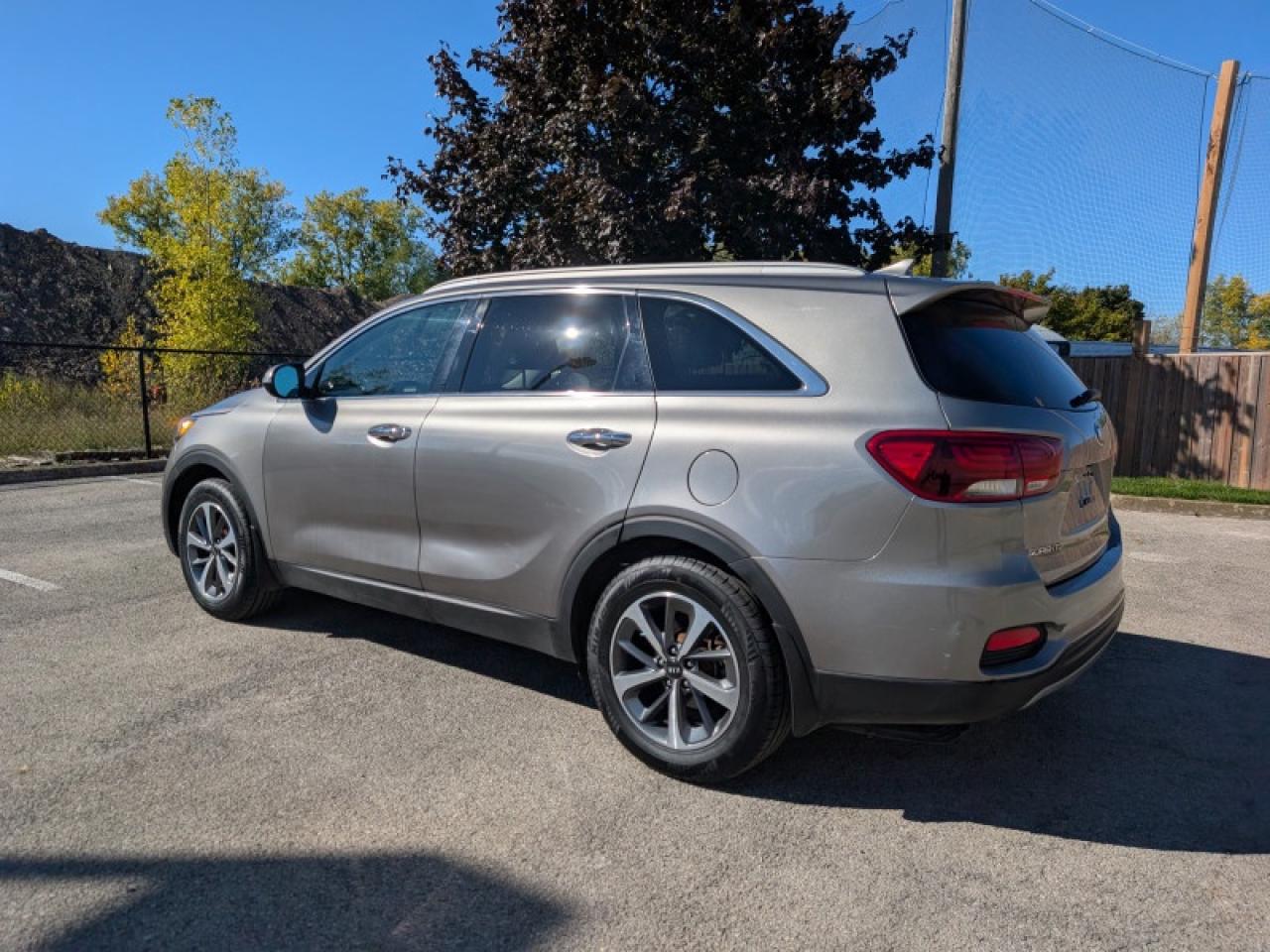 2019 Kia Sorento EX  **V6 ENGINE - 7 PASSENGER** Photo2