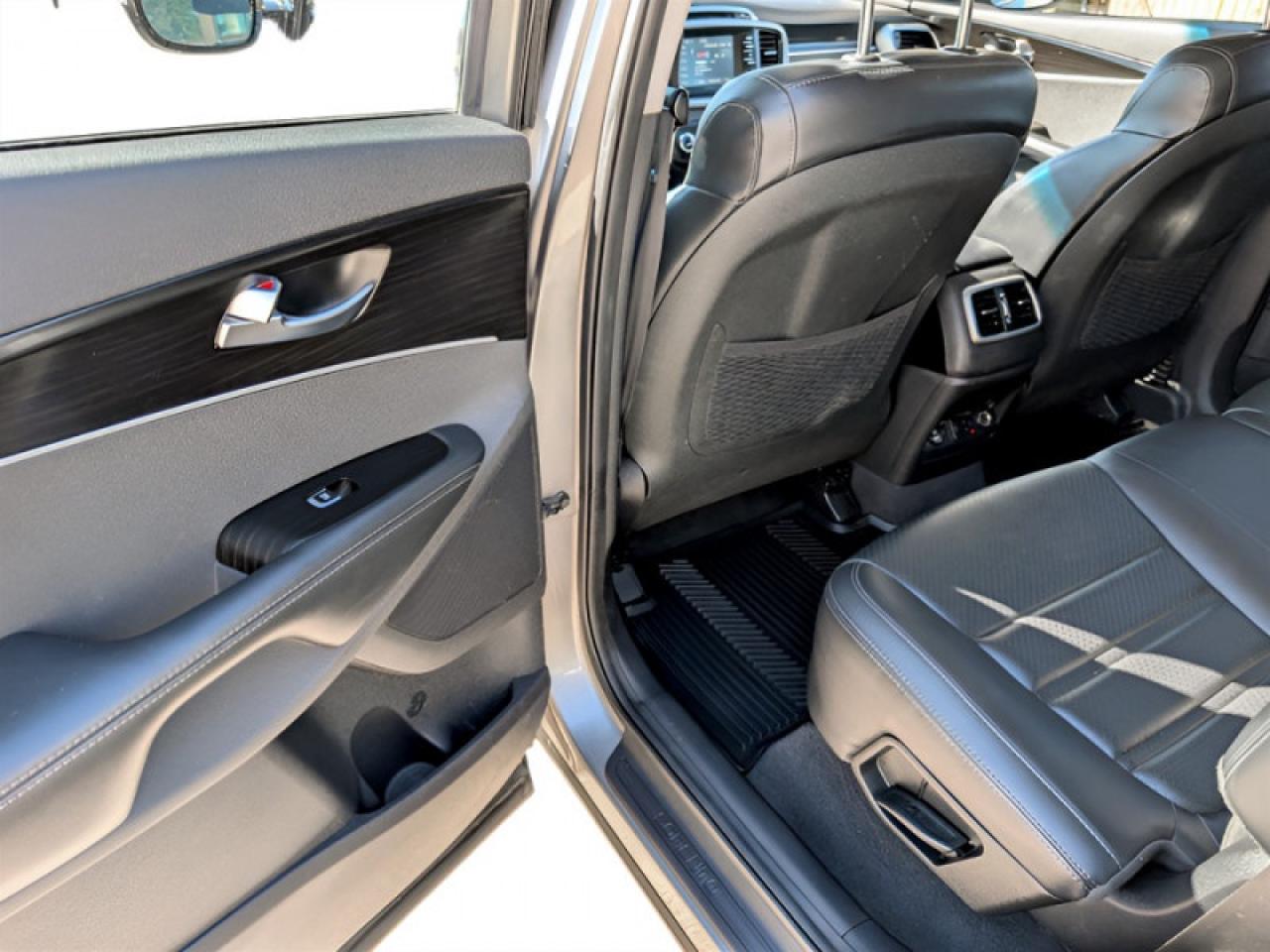 2019 Kia Sorento EX  **V6 ENGINE - 7 PASSENGER** Photo