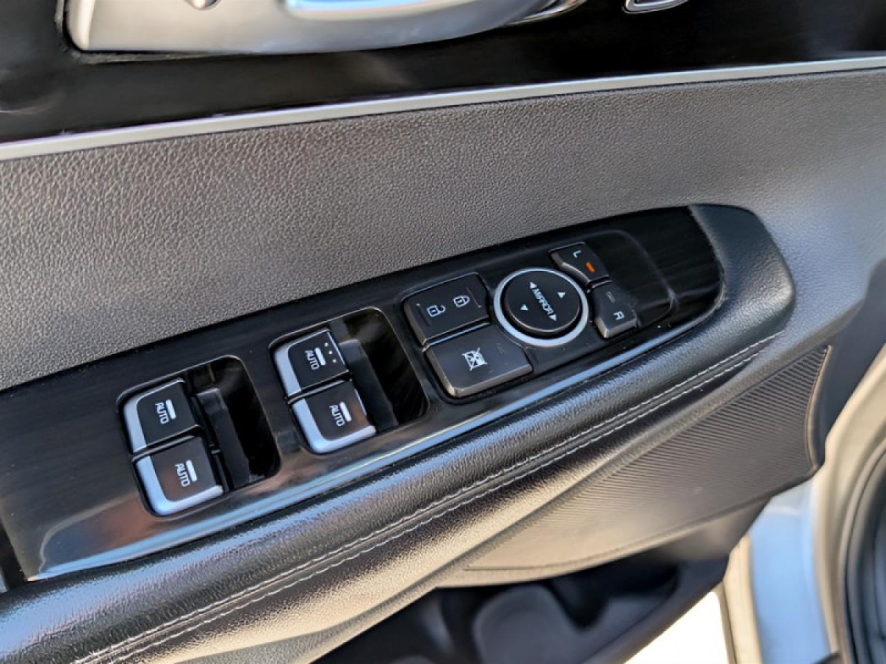 2019 Kia Sorento EX  **V6 ENGINE - 7 PASSENGER** Photo