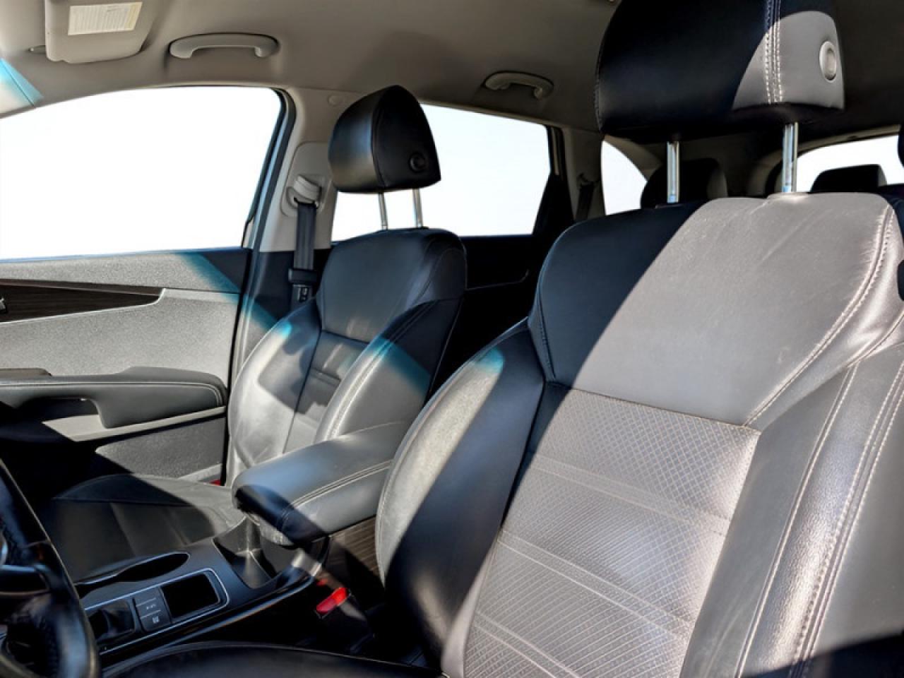 2019 Kia Sorento EX  **V6 ENGINE - 7 PASSENGER** Photo