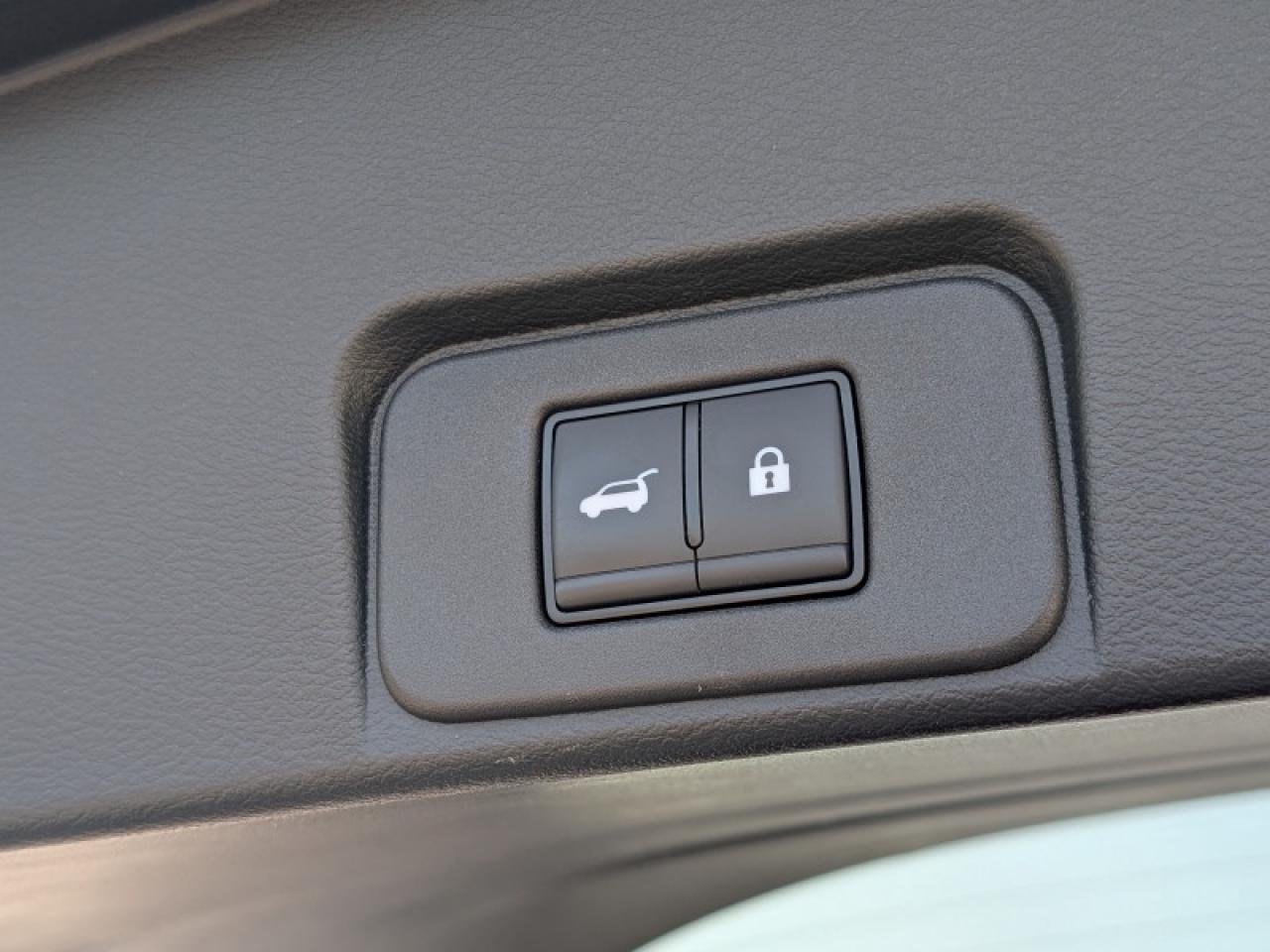 2024 Nissan Rogue SV Moonroof  **PANO ROOF - PWR GATE** Photo