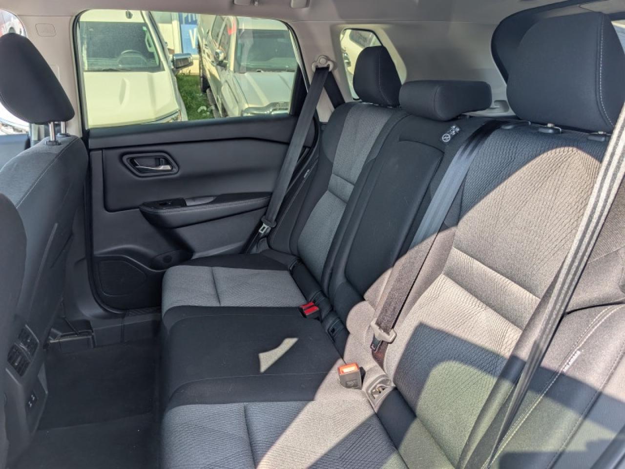 2024 Nissan Rogue SV Moonroof  **PANO ROOF - PWR GATE** Photo