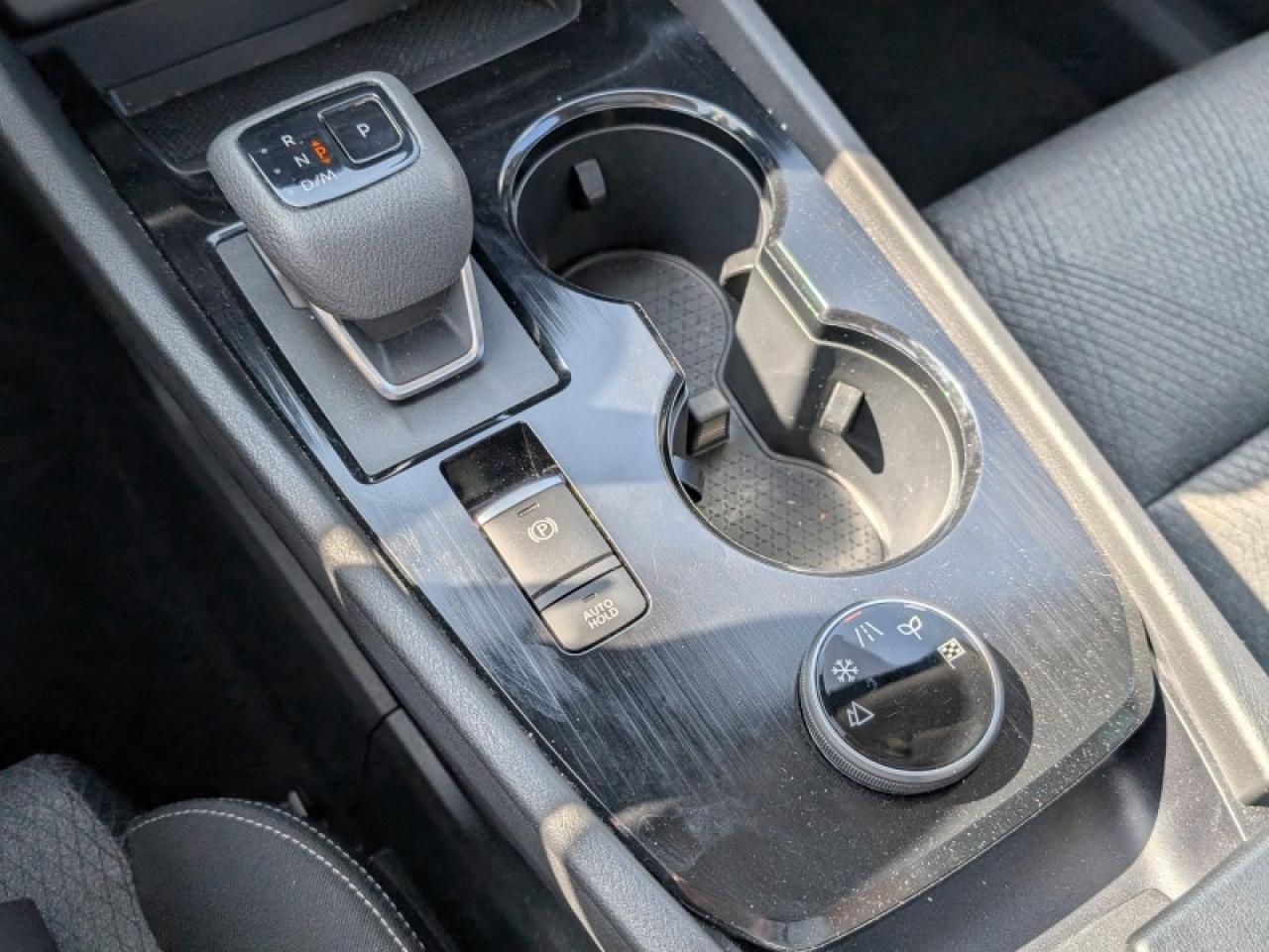 2024 Nissan Rogue SV Moonroof  **PANO ROOF - PWR GATE** Photo