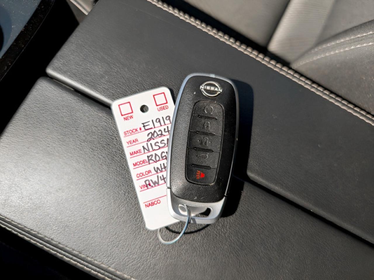 2024 Nissan Rogue SV Moonroof  **PANO ROOF - PWR GATE** Photo