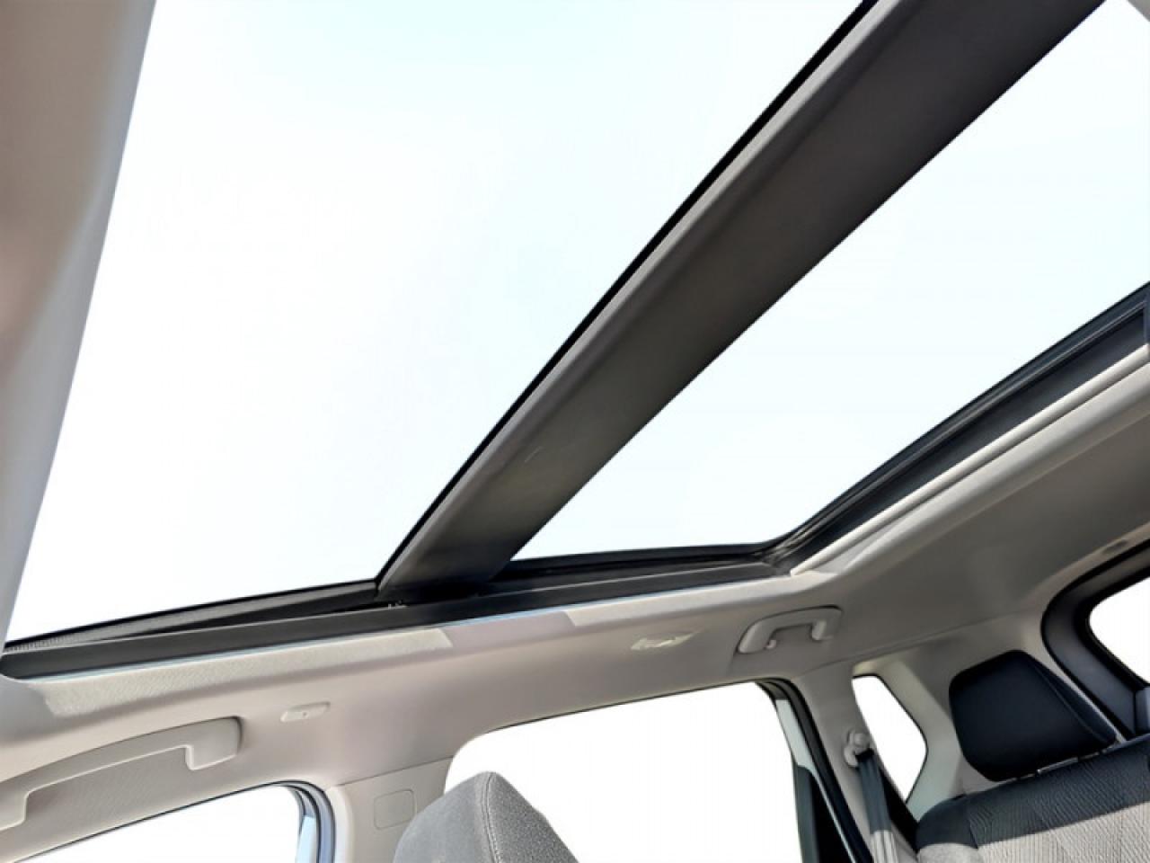 2024 Nissan Rogue SV Moonroof  **PANO ROOF - PWR GATE** Photo