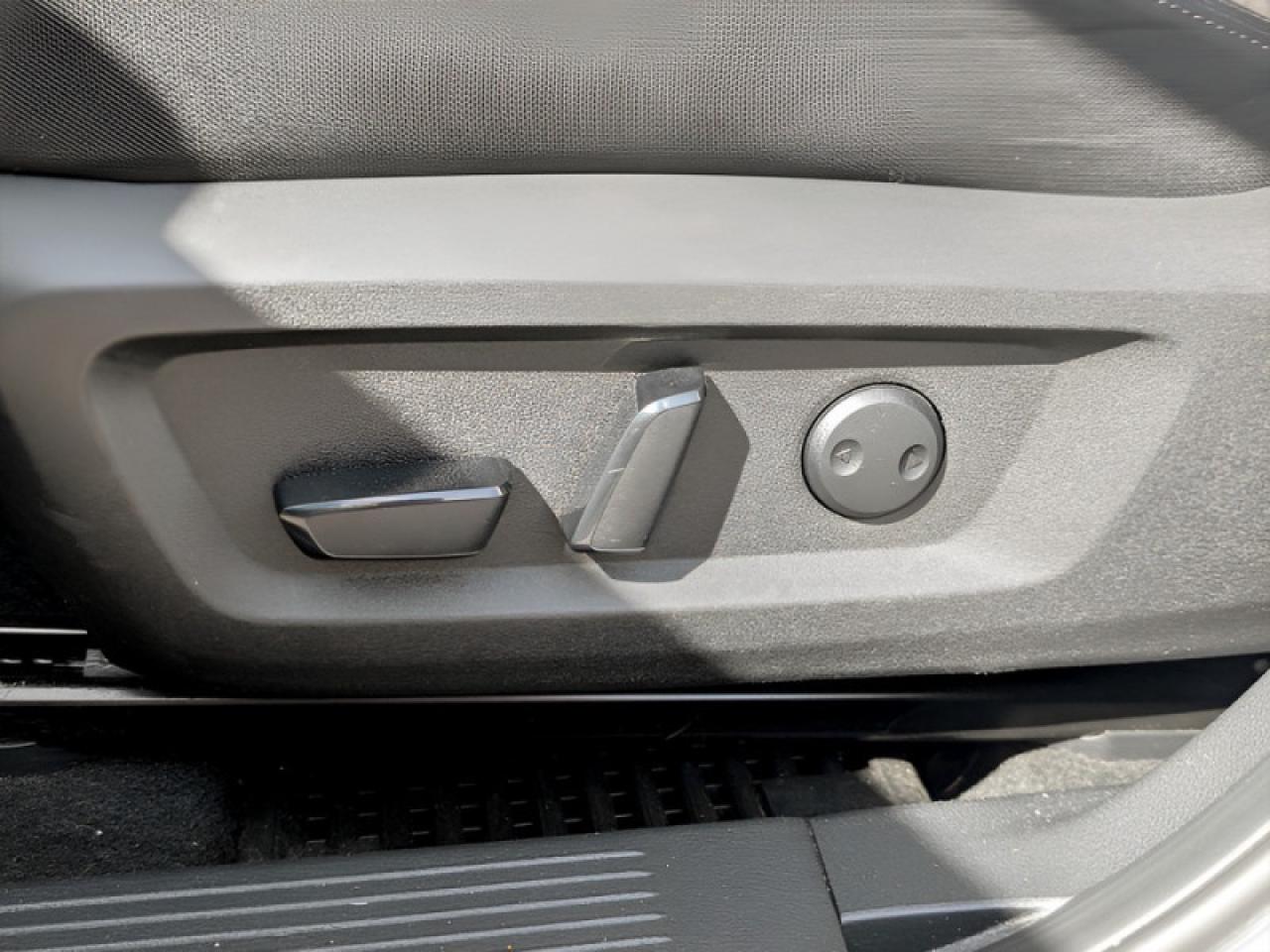 2024 Nissan Rogue SV Moonroof  **PANO ROOF - PWR GATE** Photo