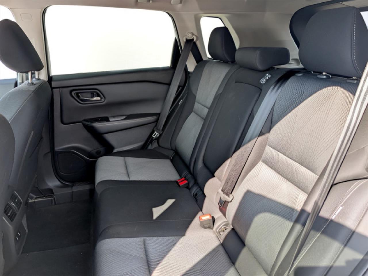 2024 Nissan Rogue SV Moonroof  **PANO ROOF - PWR GATE** Photo