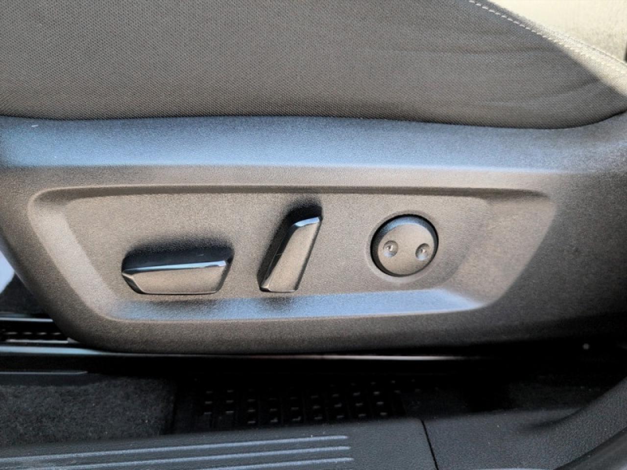 2024 Nissan Rogue SV Moonroof  **PANO ROOF - PWR GATE** Photo