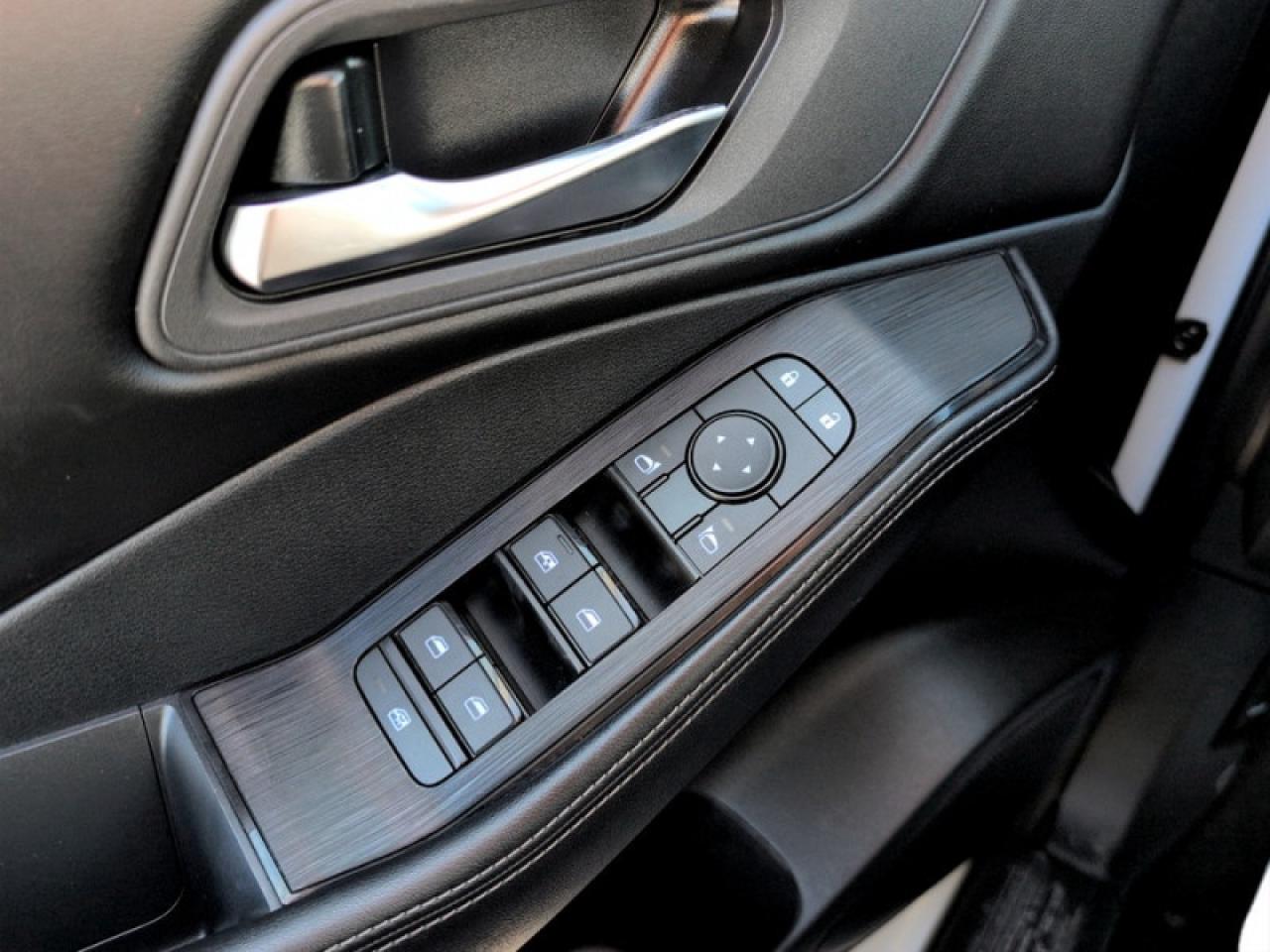 2024 Nissan Rogue SV Moonroof  **PANO ROOF - PWR GATE** Photo