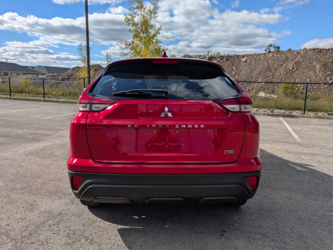 2022 Mitsubishi Eclipse Cross ES  **COL SENS - HTD SEATS** Photo3