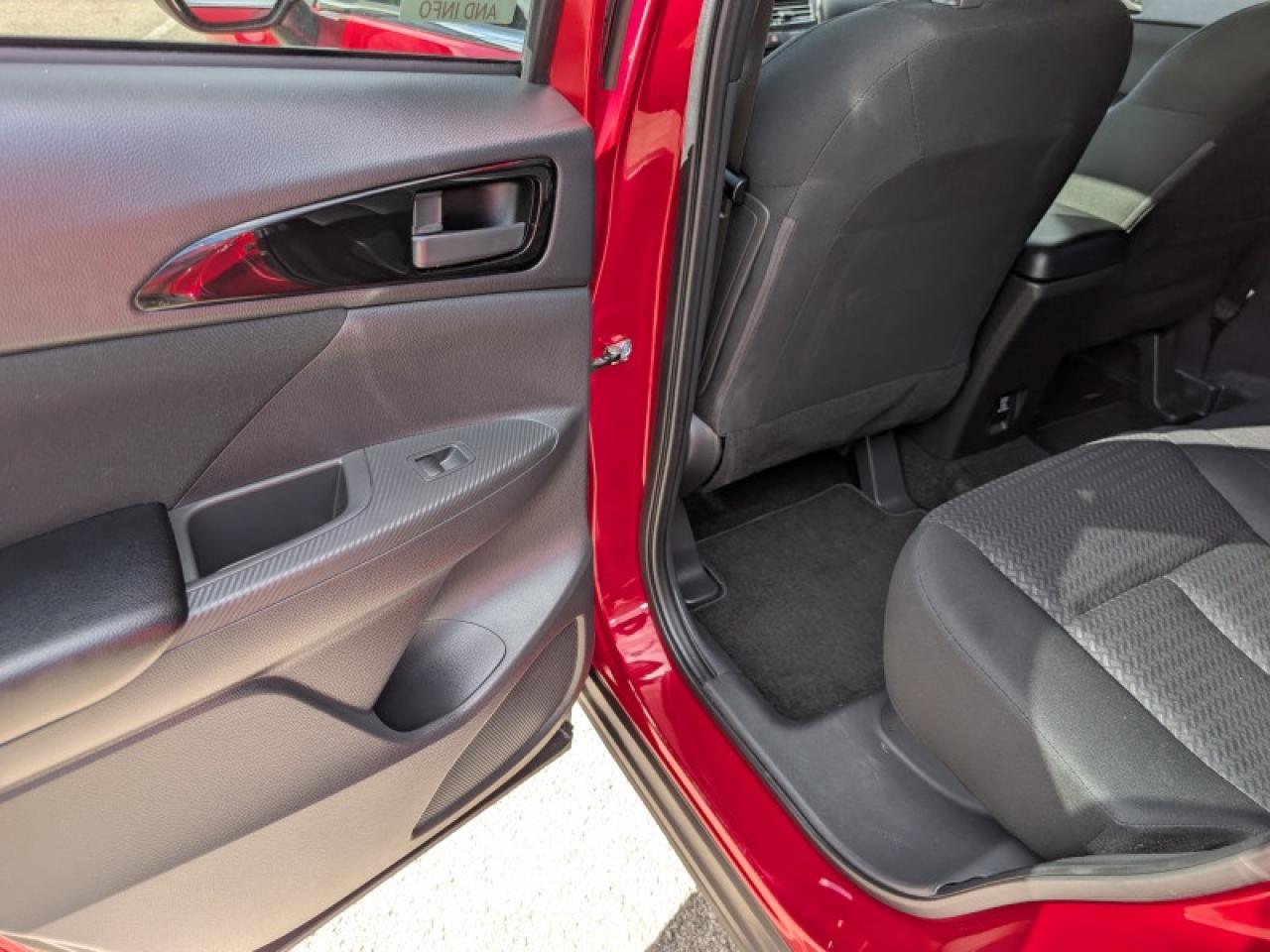 2022 Mitsubishi Eclipse Cross ES  **COL SENS - HTD SEATS** Photo