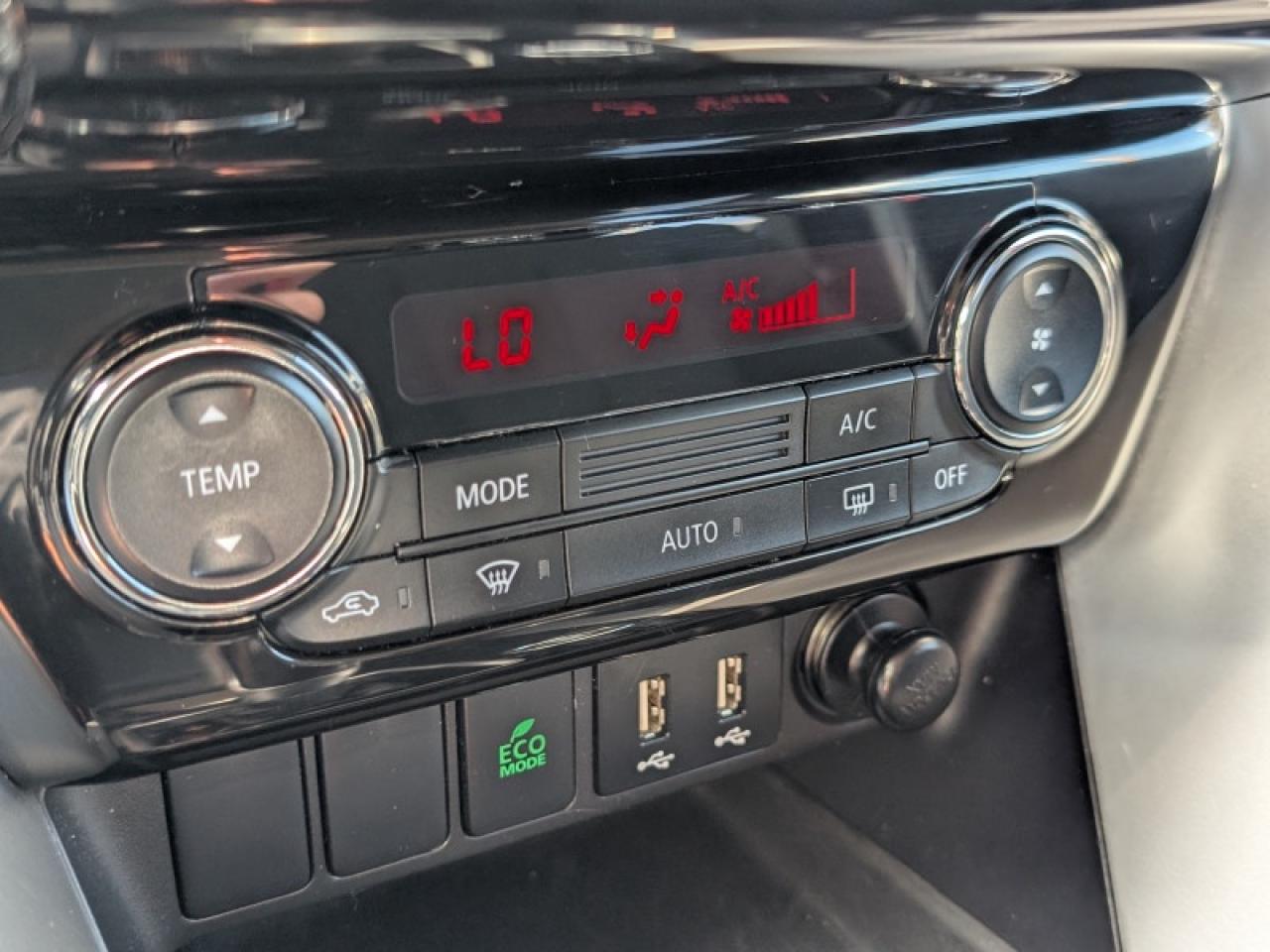 2022 Mitsubishi Eclipse Cross ES  **COL SENS - HTD SEATS** Photo