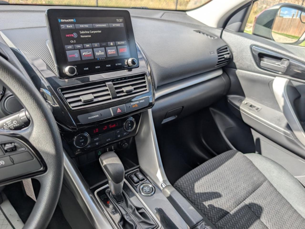 2022 Mitsubishi Eclipse Cross ES  **COL SENS - HTD SEATS** Photo