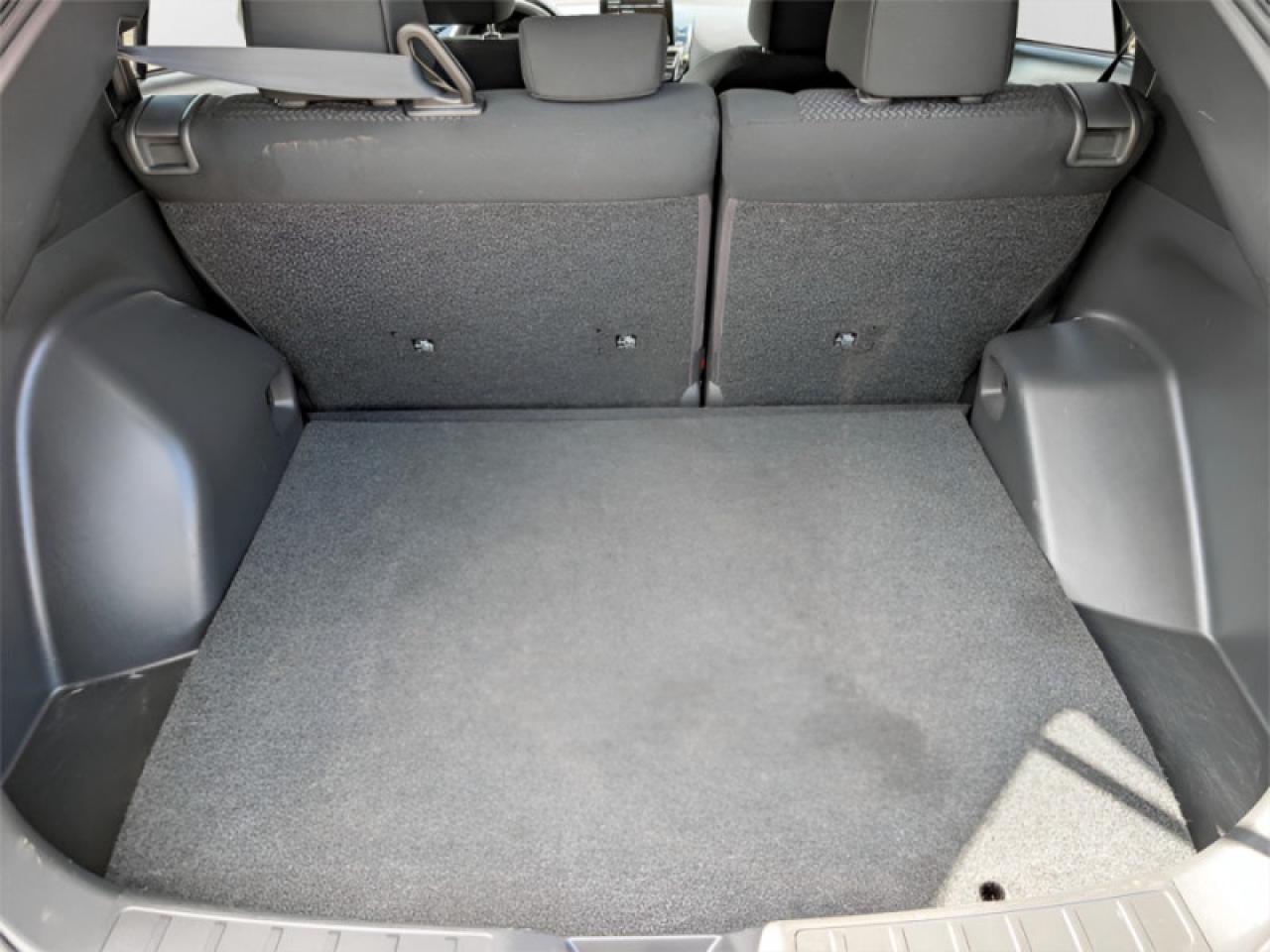 2022 Mitsubishi Eclipse Cross ES  **COL SENS - HTD SEATS** Photo