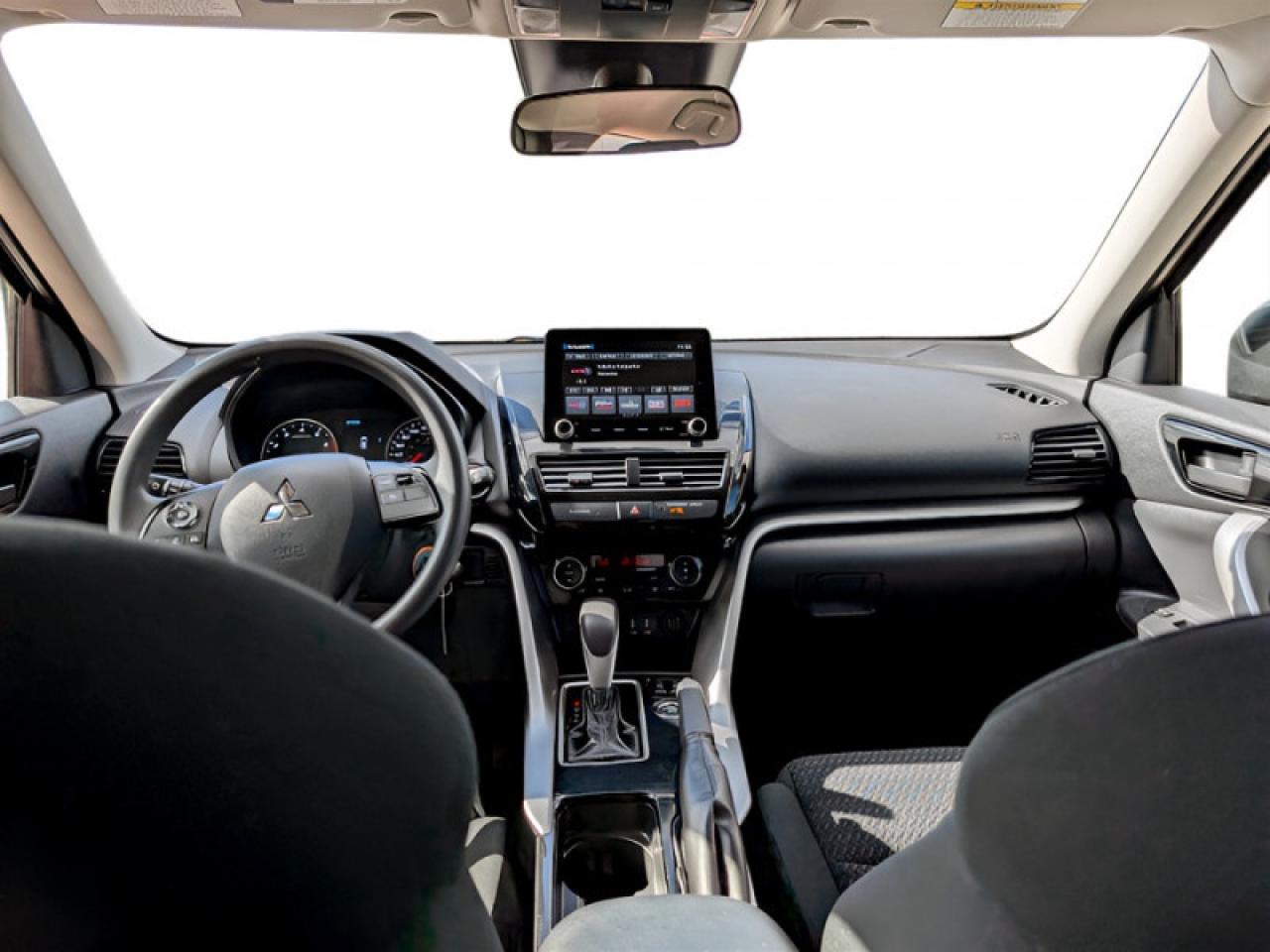 2022 Mitsubishi Eclipse Cross ES  **COL SENS - HTD SEATS** Photo