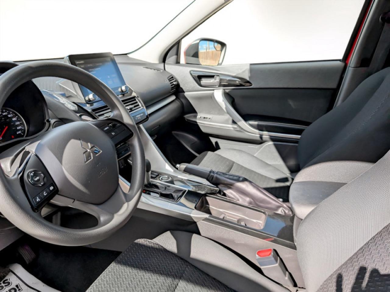 2022 Mitsubishi Eclipse Cross ES  **COL SENS - HTD SEATS** Photo