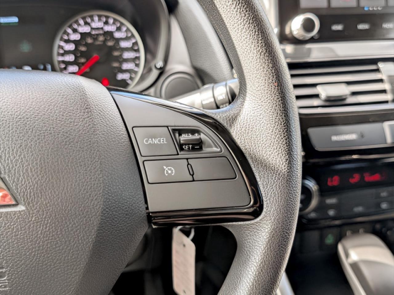 2022 Mitsubishi Eclipse Cross ES  **COL SENS - HTD SEATS** Photo