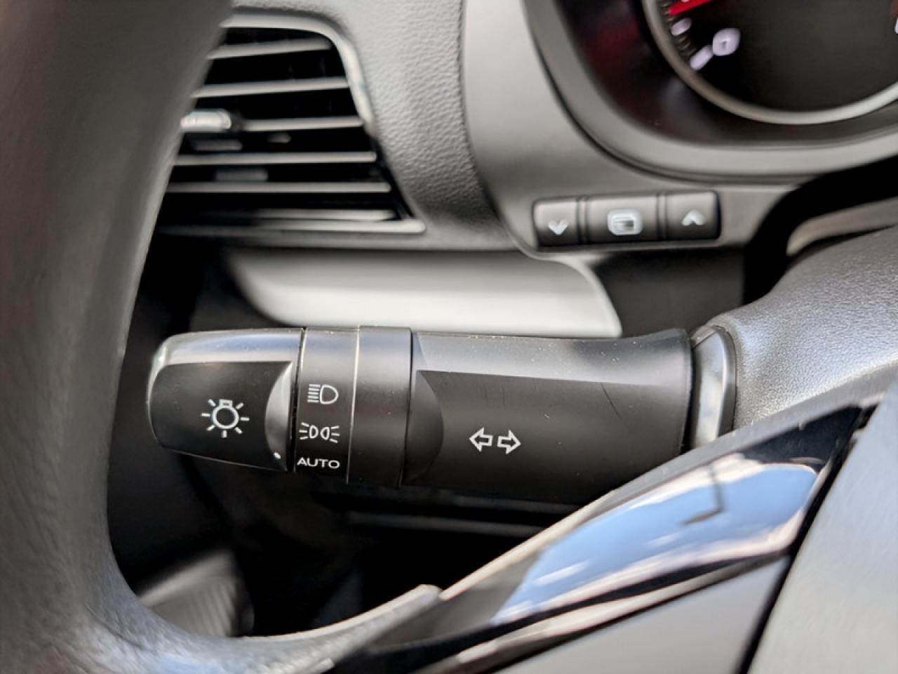 2022 Mitsubishi Eclipse Cross ES  **COL SENS - HTD SEATS** Photo