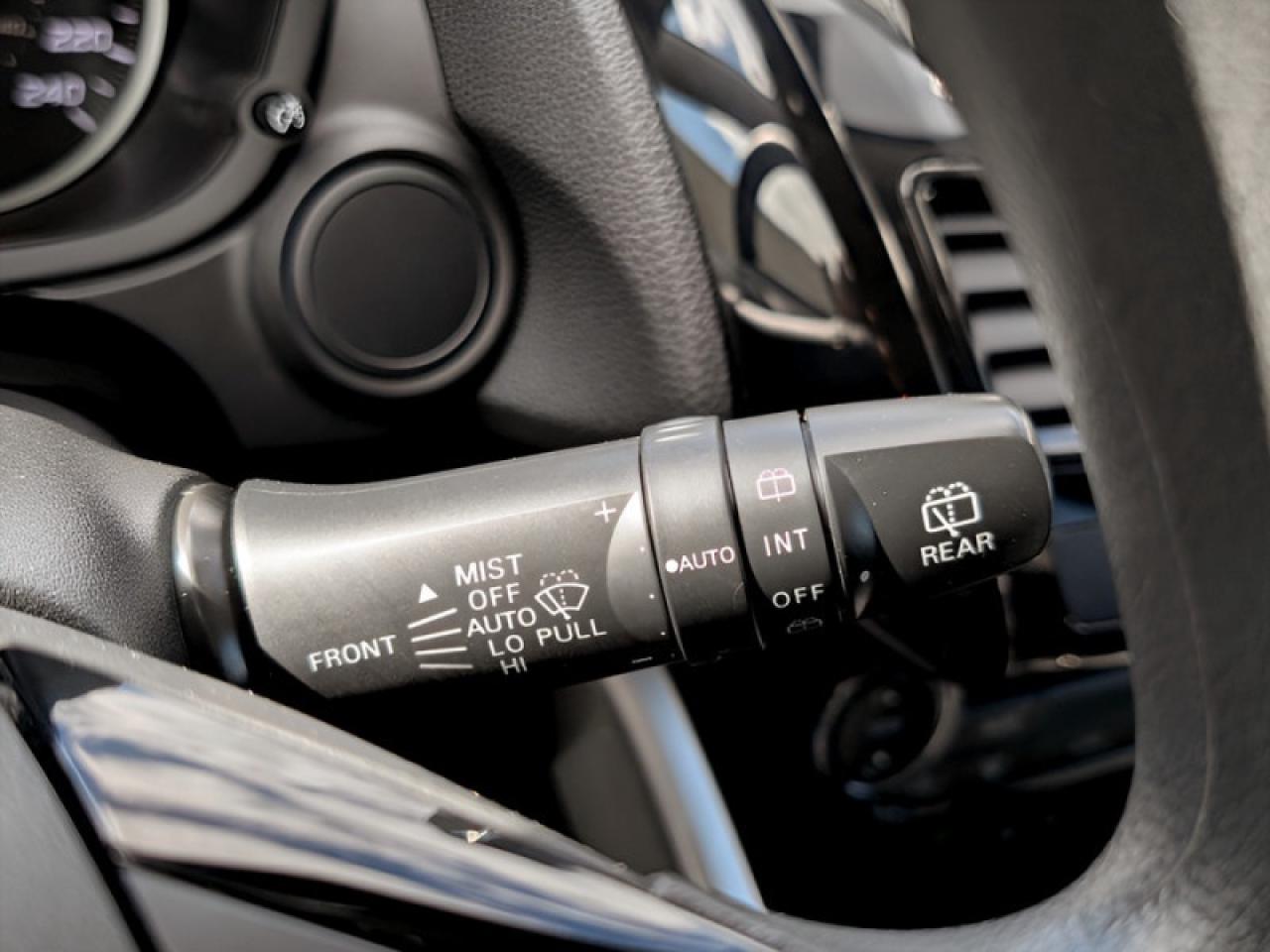 2022 Mitsubishi Eclipse Cross ES  **COL SENS - HTD SEATS** Photo