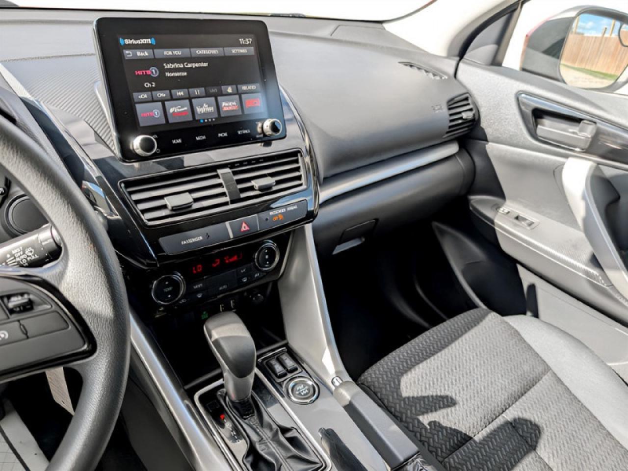 2022 Mitsubishi Eclipse Cross ES  **COL SENS - HTD SEATS** Photo