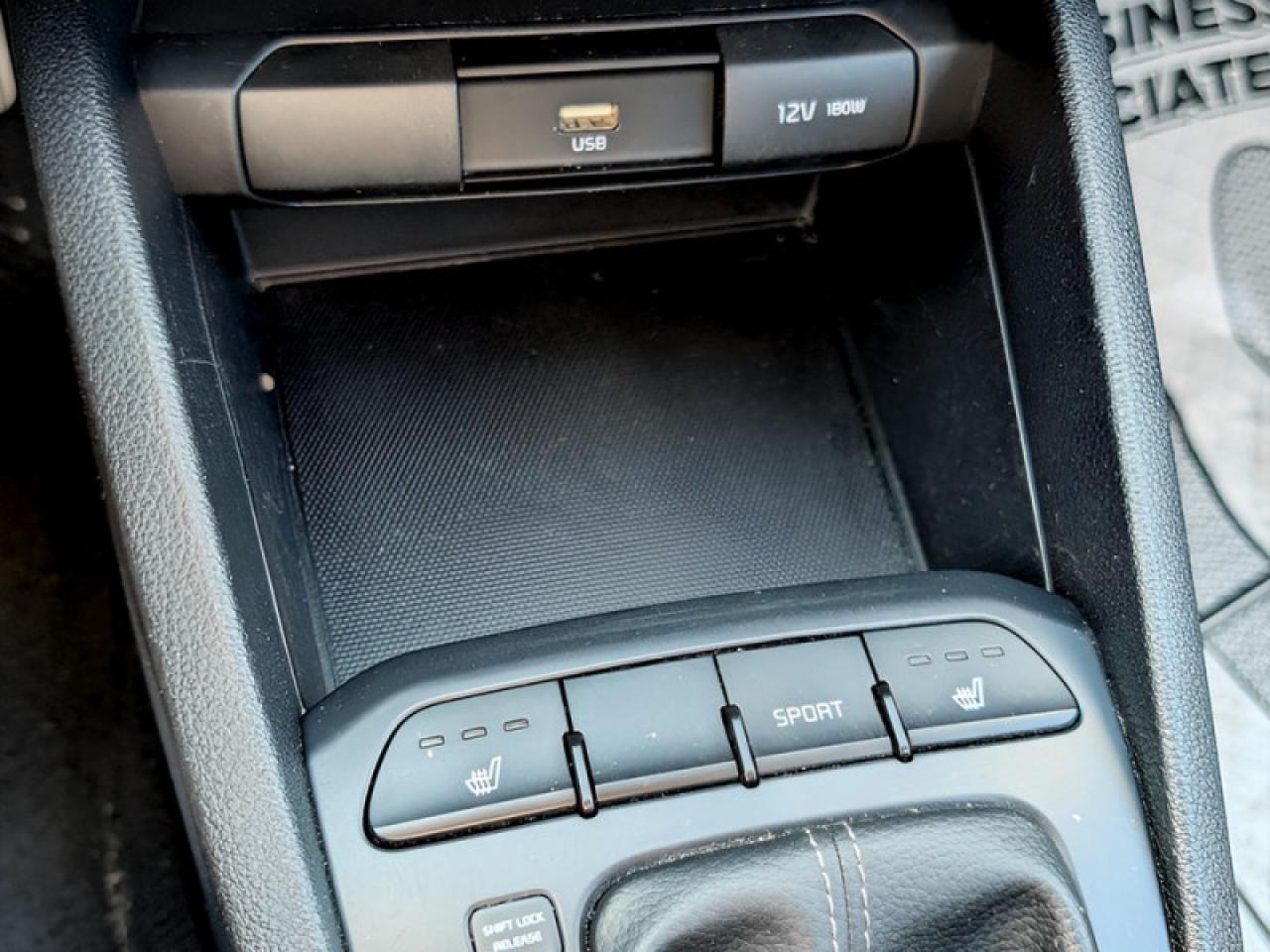 2022 Kia Rio 5-Door LX+  **REAR CAM - HTD SEATS** Photo