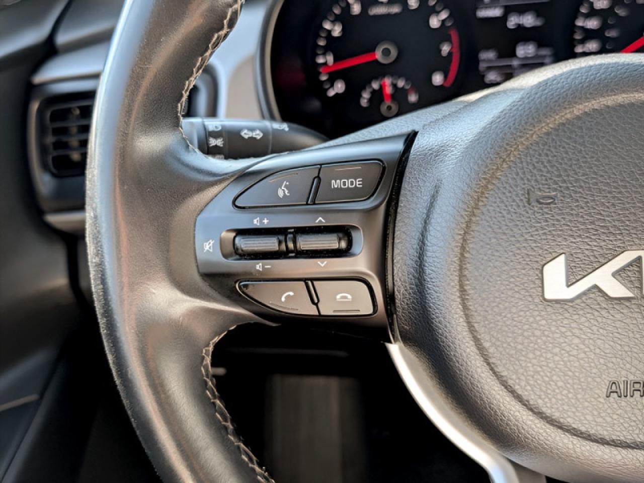 2022 Kia Rio 5-Door LX+  **REAR CAM - HTD SEATS** Photo