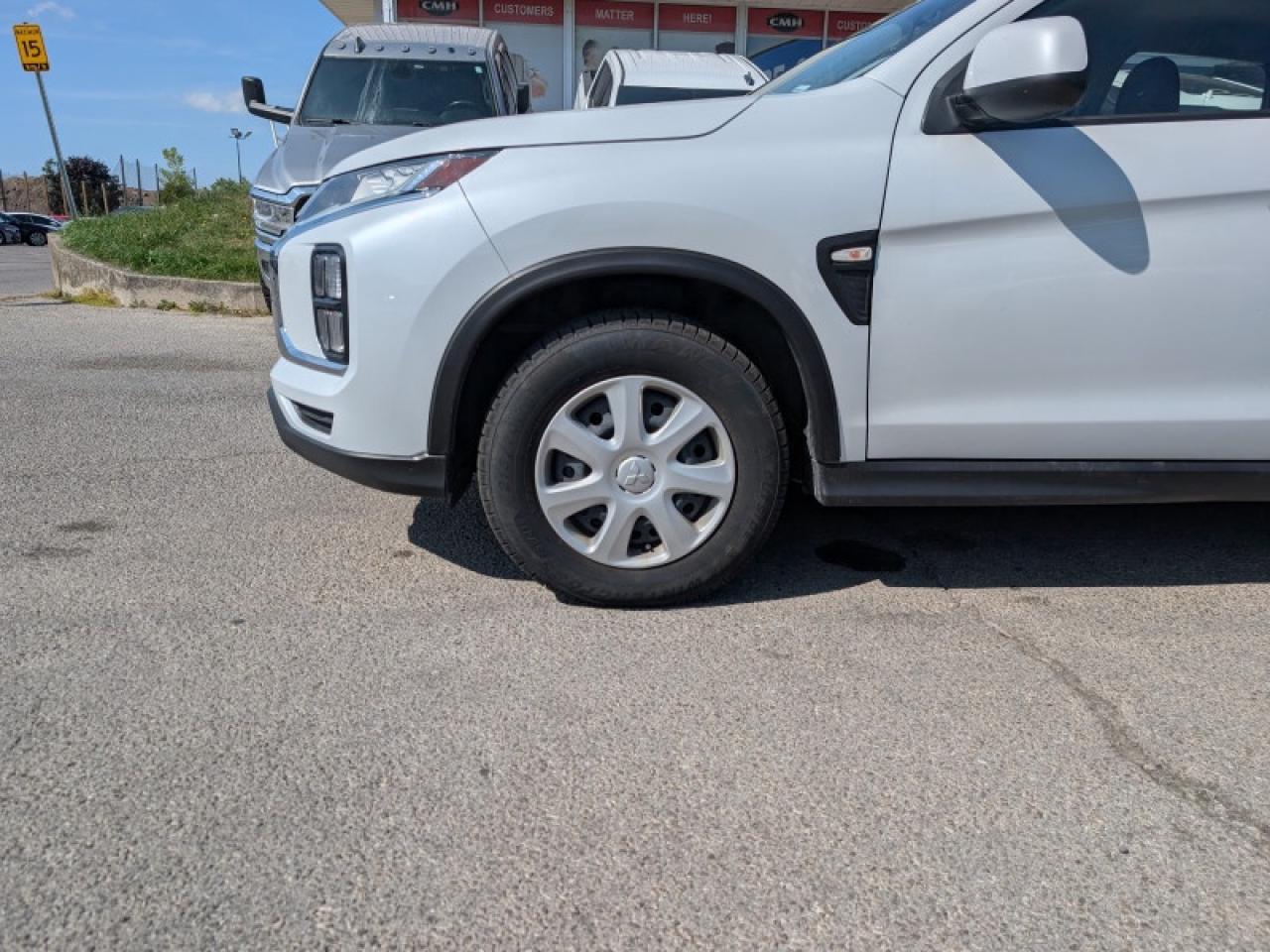 2023 Mitsubishi RVR ES  **HTD SEATS - APPLE CP** Photo