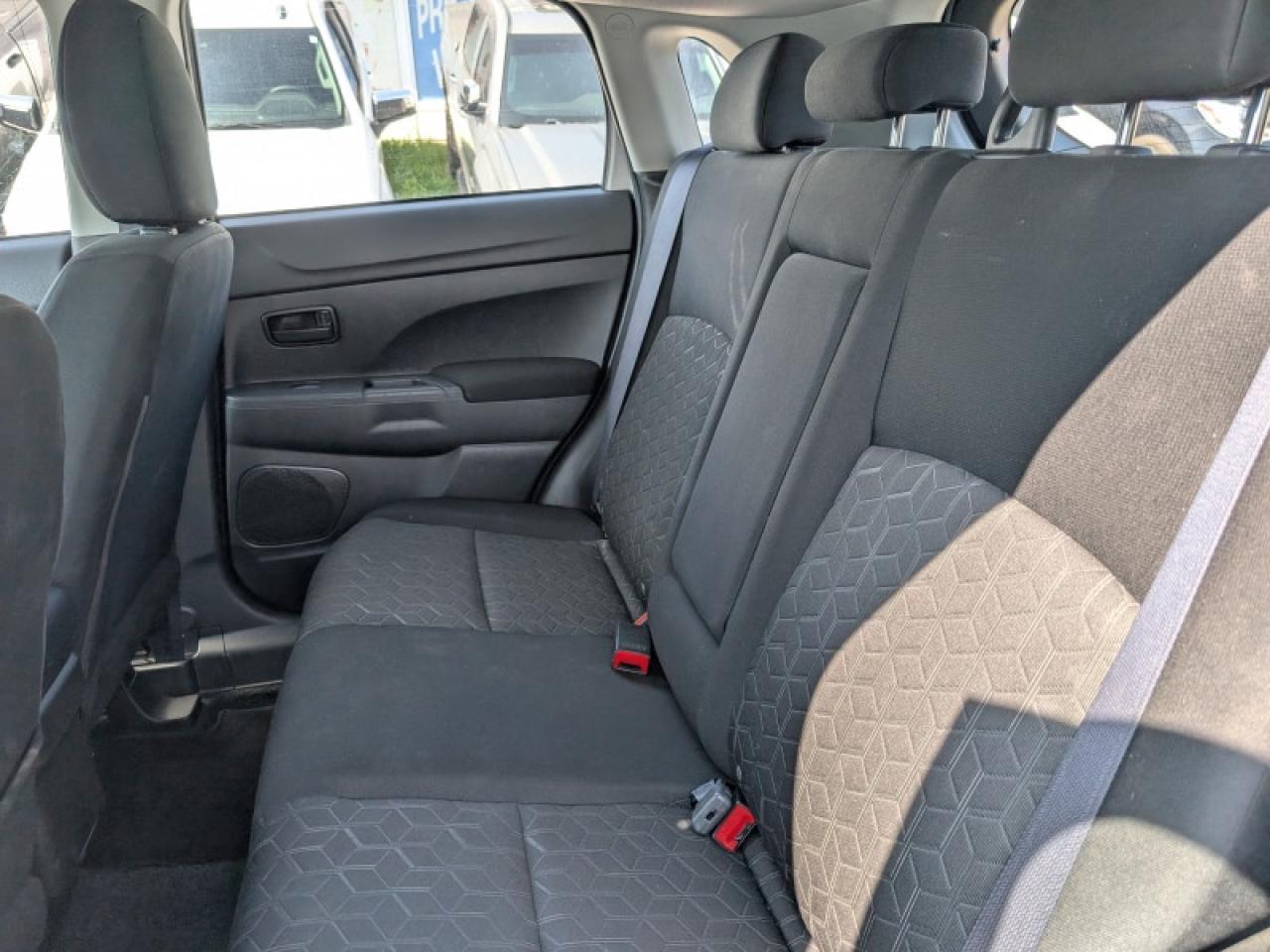 2023 Mitsubishi RVR ES  **HTD SEATS - APPLE CP** Photo