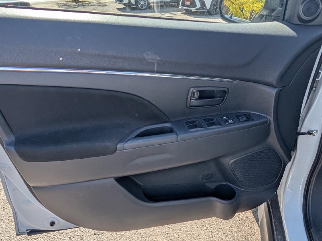2023 Mitsubishi RVR ES  **HTD SEATS - APPLE CP** Photo