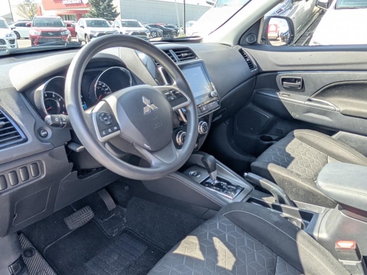 2023 Mitsubishi RVR ES  **HTD SEATS - APPLE CP** Photo