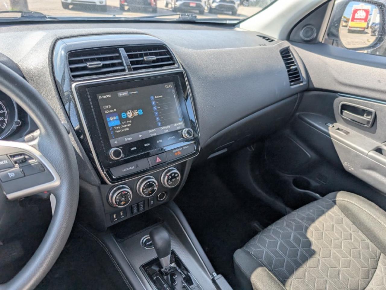 2023 Mitsubishi RVR ES  **HTD SEATS - APPLE CP** Photo