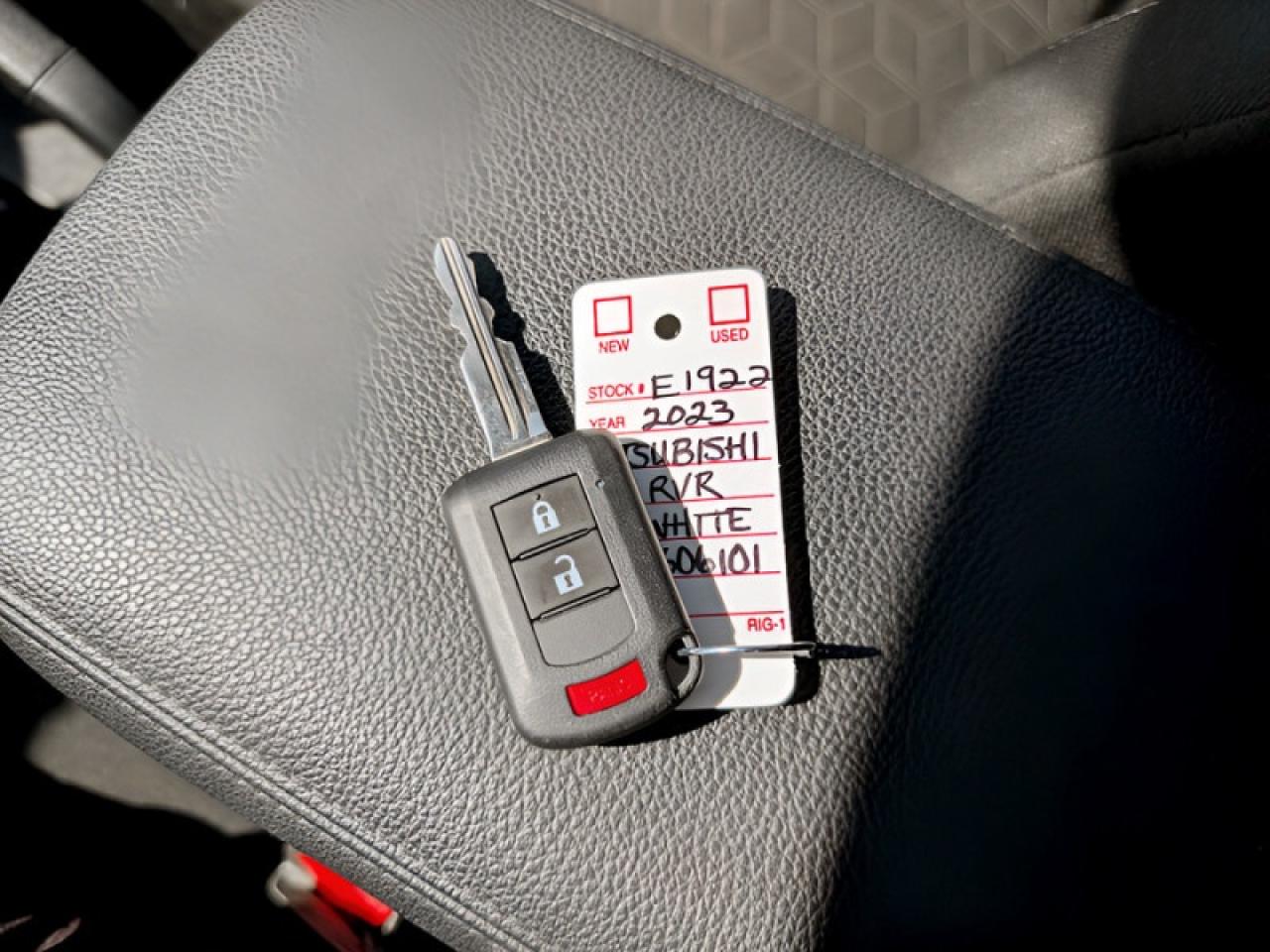 2023 Mitsubishi RVR ES  **HTD SEATS - APPLE CP** Photo