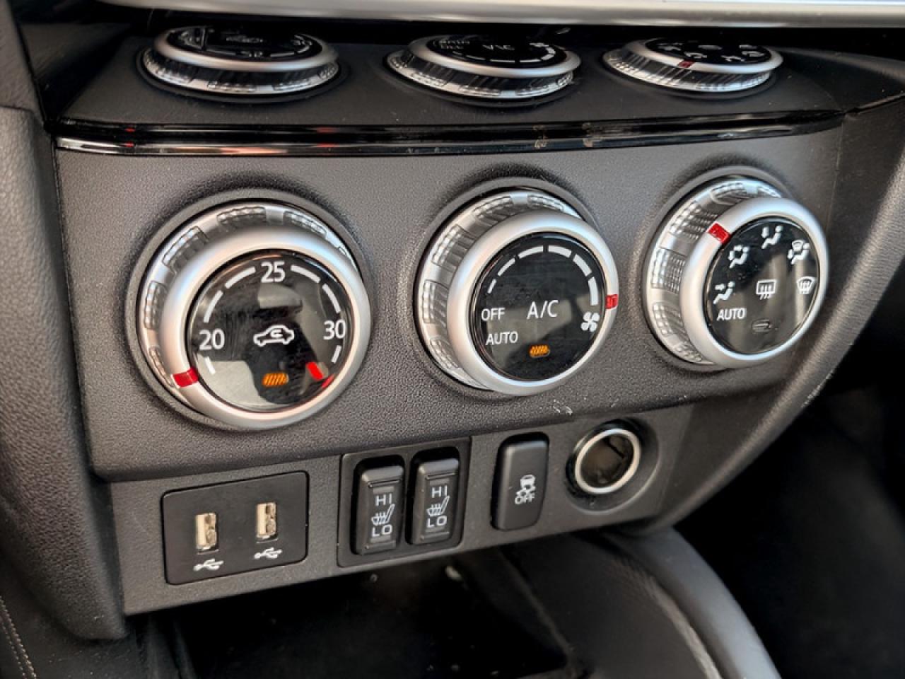 2023 Mitsubishi RVR ES  **HTD SEATS - APPLE CP** Photo