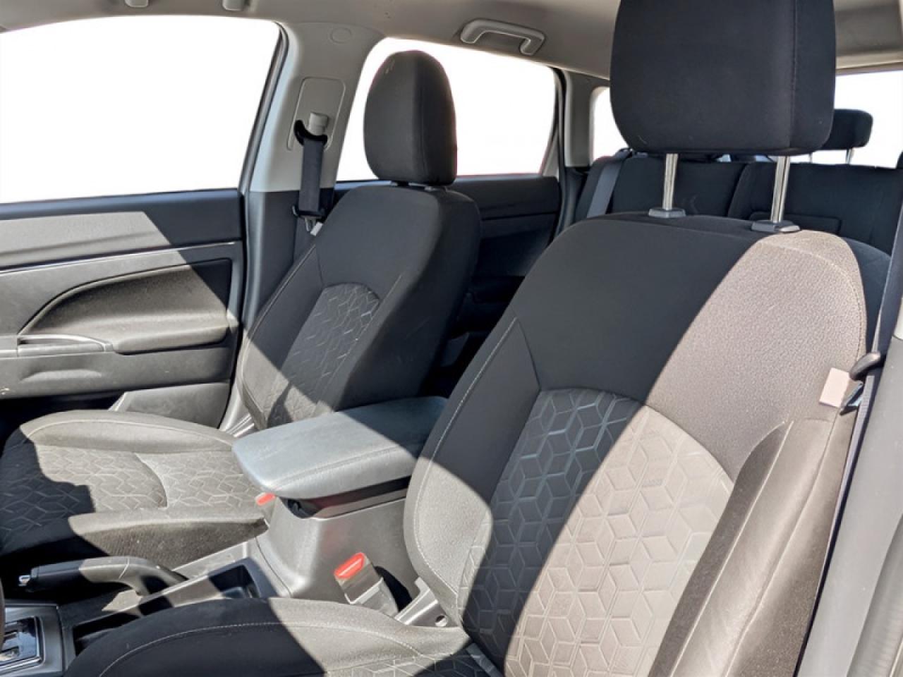 2023 Mitsubishi RVR ES  **HTD SEATS - APPLE CP** Photo