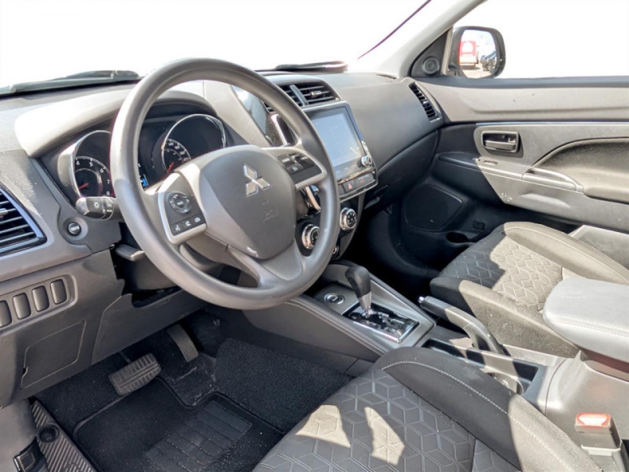 2023 Mitsubishi RVR ES  **HTD SEATS - APPLE CP** Photo