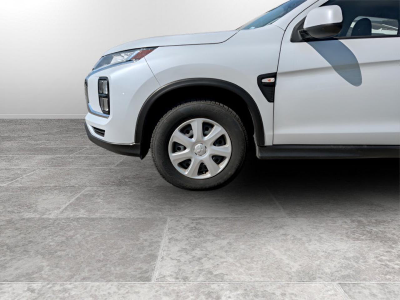 2023 Mitsubishi RVR ES  **HTD SEATS - APPLE CP** Photo