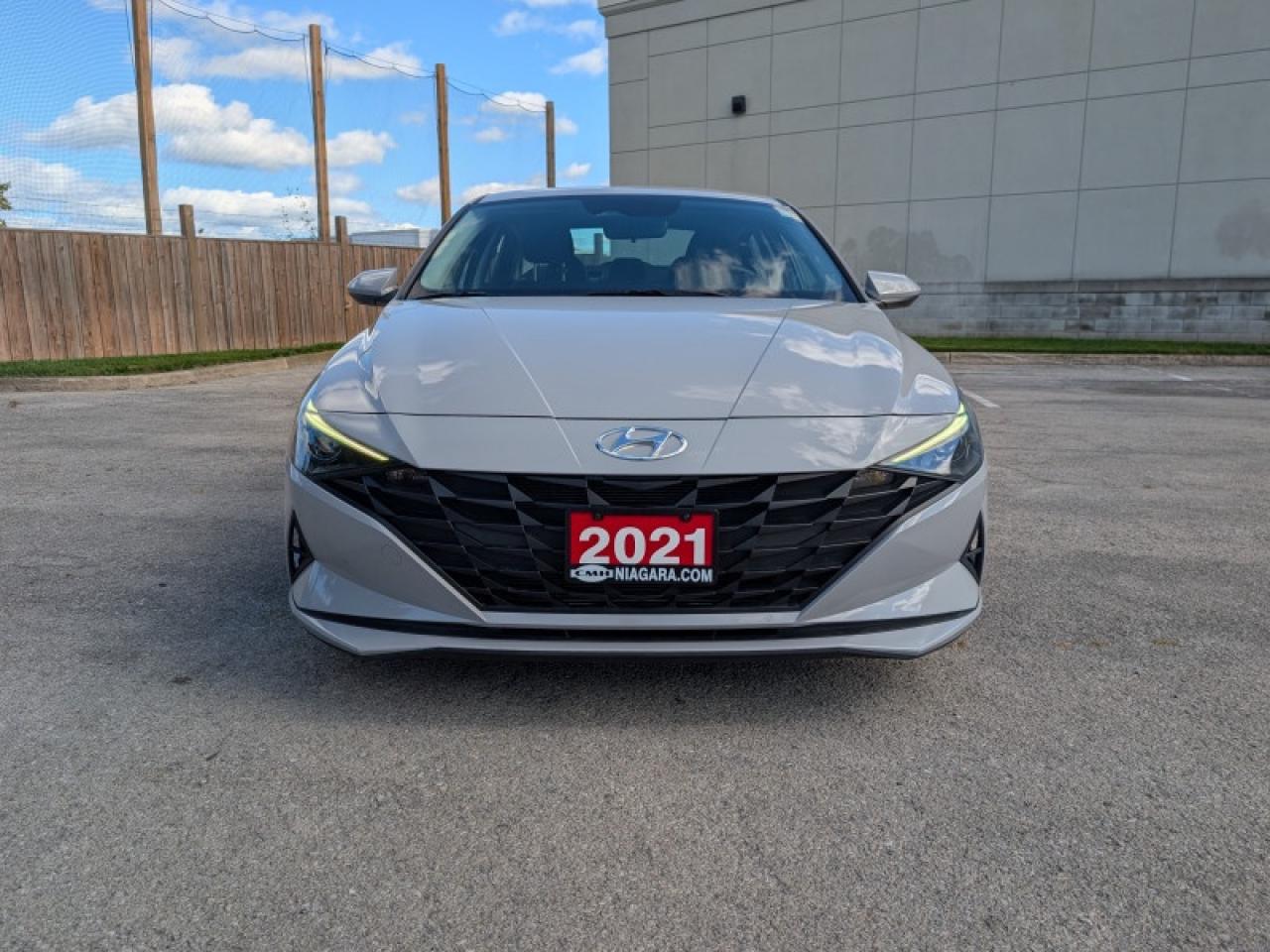 2021 Hyundai Elantra Preferred IVT  **VERY LOW KMS** Photo