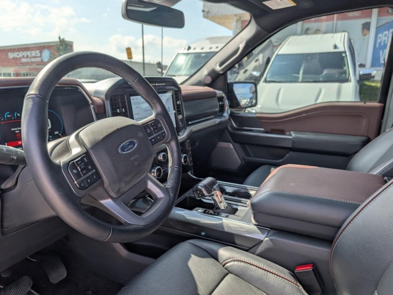 2022 Ford F-150 Lariat  **PANO ROOF - PWR RUNNERS** Photo