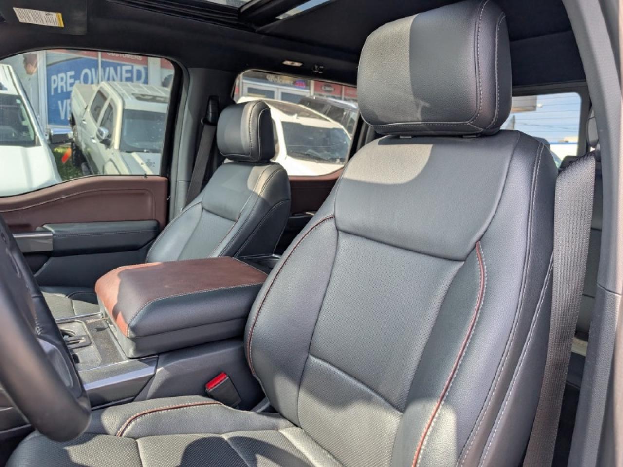 2022 Ford F-150 Lariat  **PANO ROOF - PWR RUNNERS** Photo