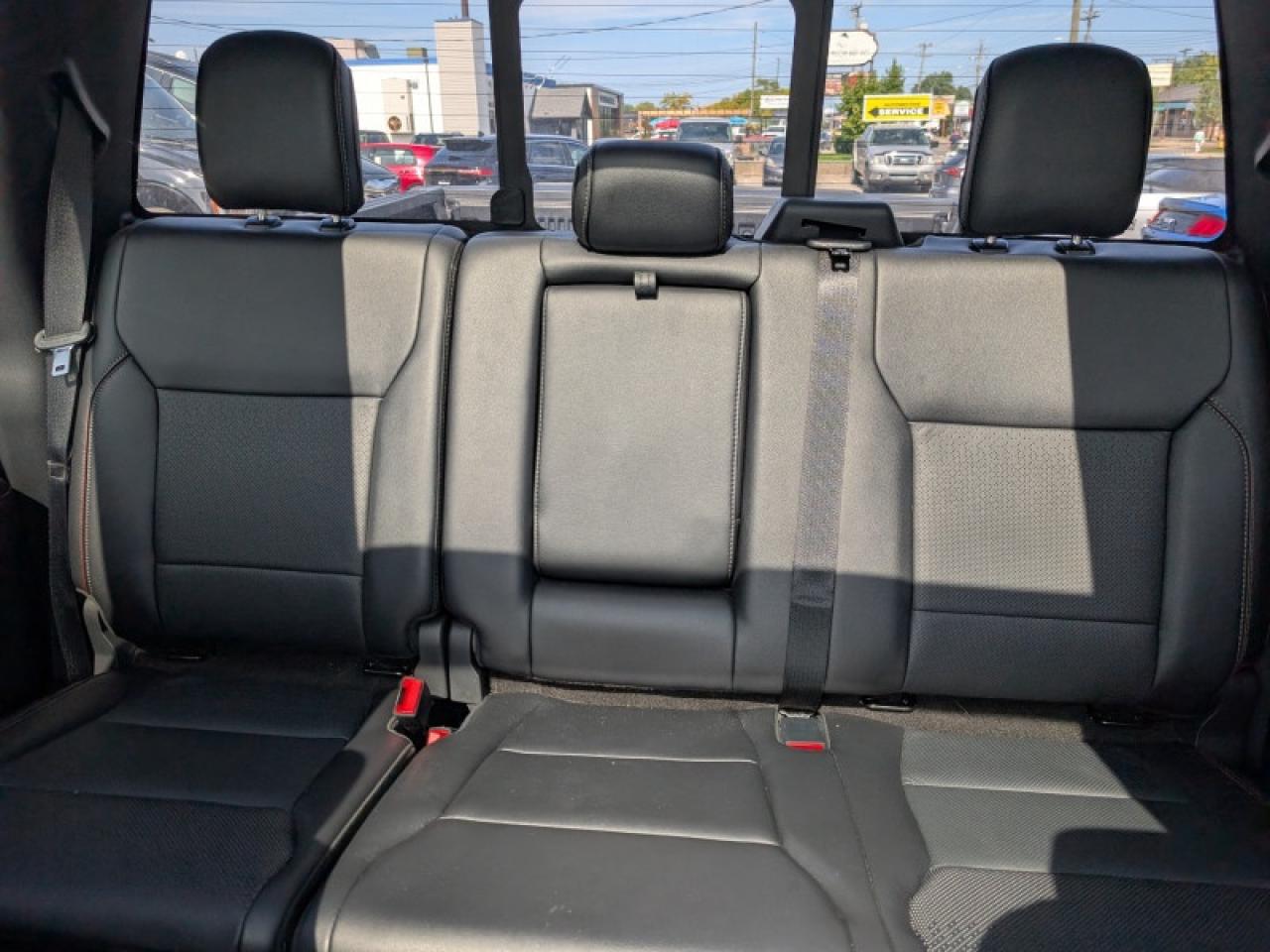 2022 Ford F-150 Lariat  **PANO ROOF - PWR RUNNERS** Photo