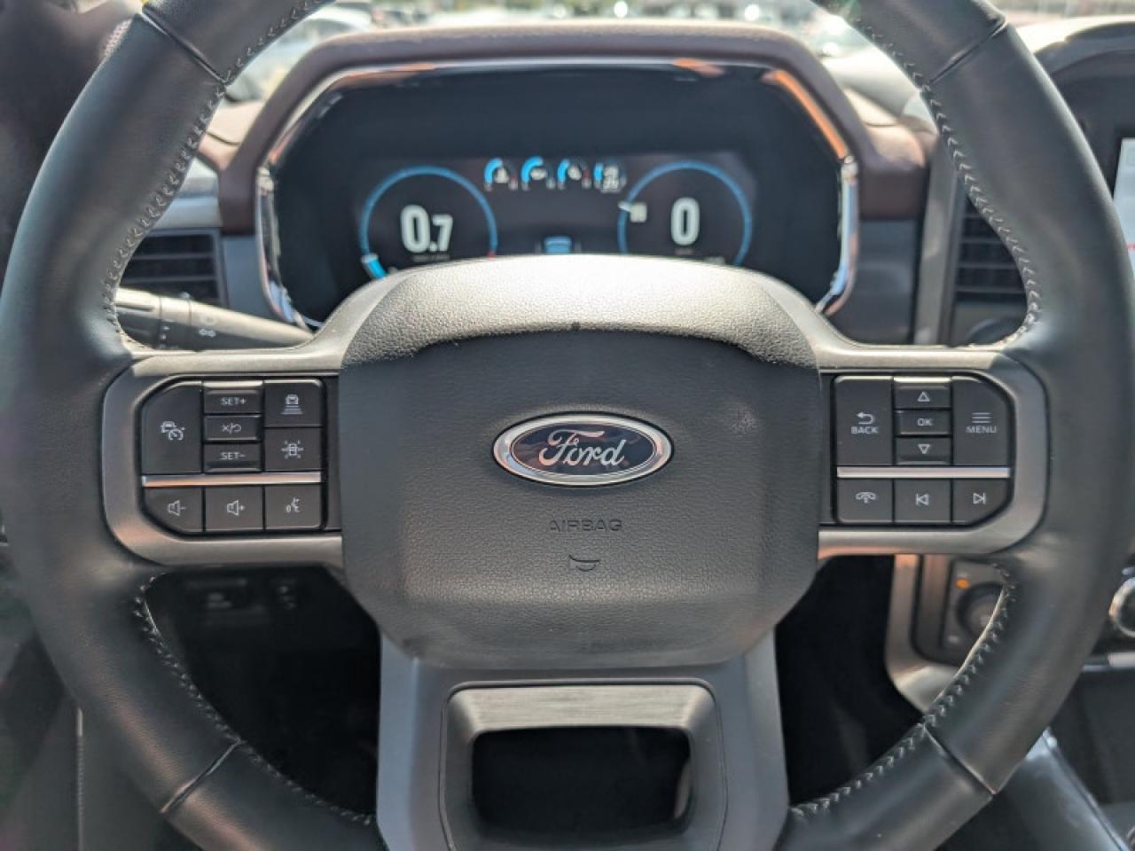 2022 Ford F-150 Lariat  **PANO ROOF - PWR RUNNERS** Photo