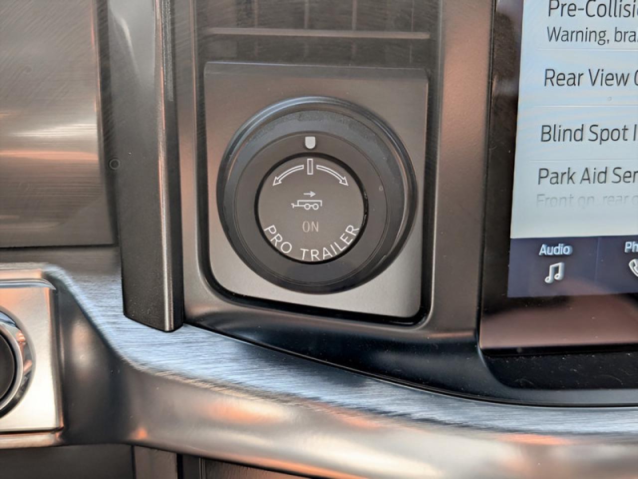 2022 Ford F-150 Lariat  **PANO ROOF - PWR RUNNERS** Photo