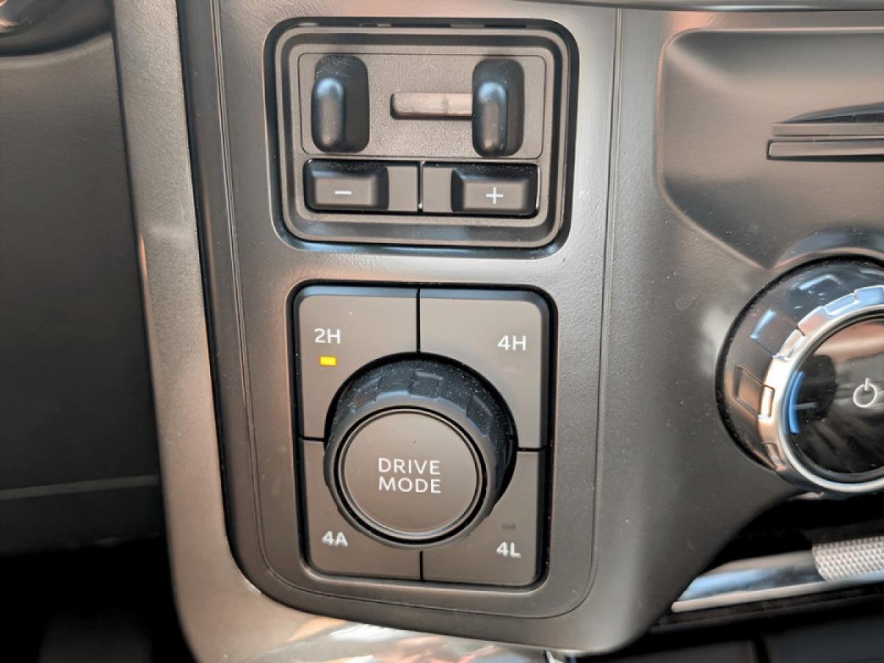 2022 Ford F-150 Lariat  **PANO ROOF - PWR RUNNERS** Photo