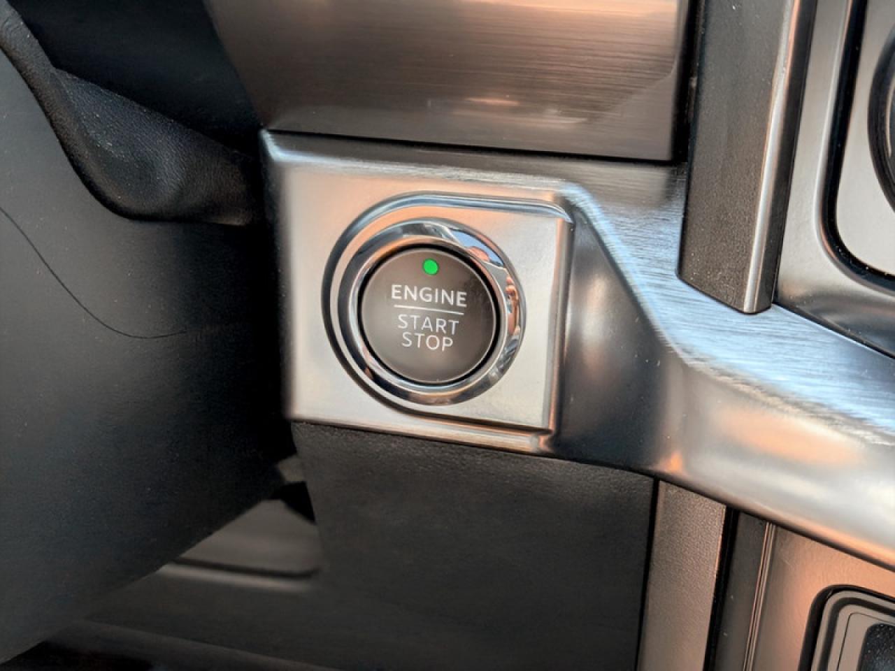 2022 Ford F-150 Lariat  **PANO ROOF - PWR RUNNERS** Photo